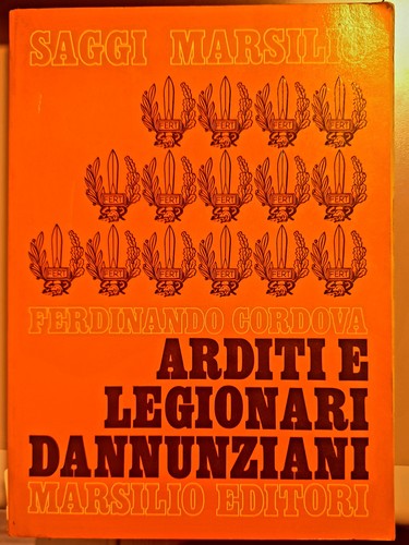 Cover for Arditi e legionari dannunziani.
