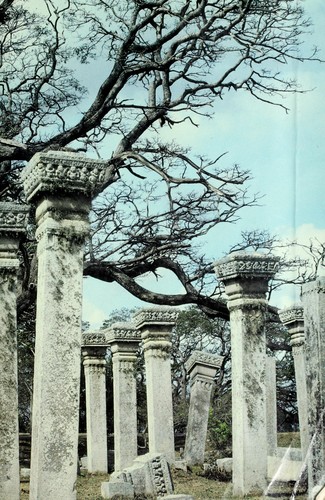 Cover for Classic philosophical questions