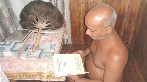 Cover for Ācārya (Muni) Nemicandra’s Dravyasamgraha – With Authentic Explanatory Notes  (Thoroughly Revised Second Edition) आचार्य (मुनि) नेमिचन्द्र विरचित द्रव्यसंग्रह - प्रामाणिक व्याख्या सहित  (आद्योपांत संशोधित द्वितीय संस्करण)