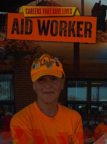 Cover for Careers That Save Lives : Aid Worker