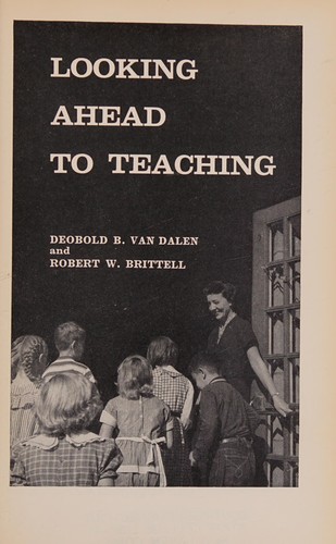 Cover for Looking ahead to teaching