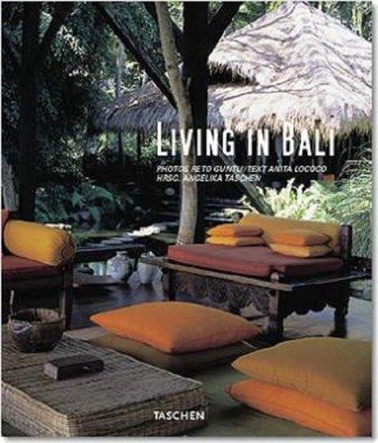 Cover for Living in Bali (Photo Books S.)